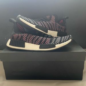 (Brand New) Adidas NMD R1 STILT PK, Size: 6, Color : Black, Grey, Pink